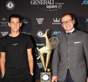 Tennis-Superstar Dominic Thiem mit Direktor Gerhard Bosse (Hotel Kempinski Das Tirol in Jochberg) (c) Uwe Brandl.jpg